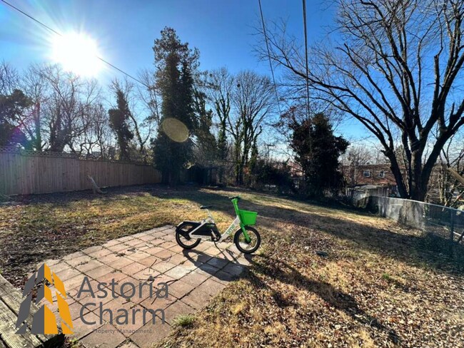 Building Photo - 3519 Rosekemp Ave