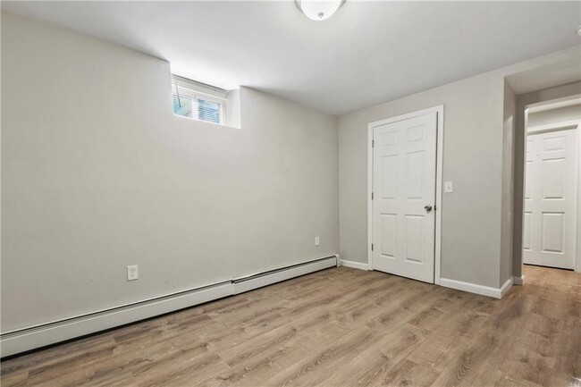 Building Photo - 1124 Newport Ave