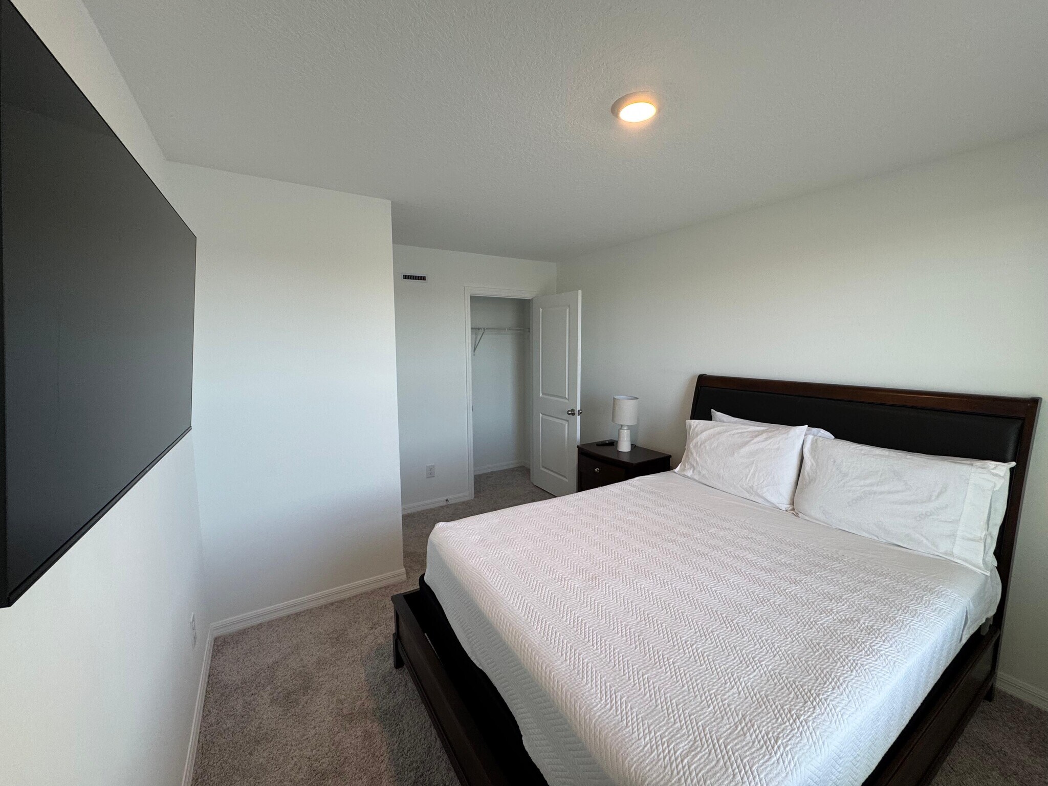 Building Photo - 706 Longboat Dr