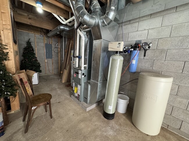 Building Photo - N. N Townline Rd