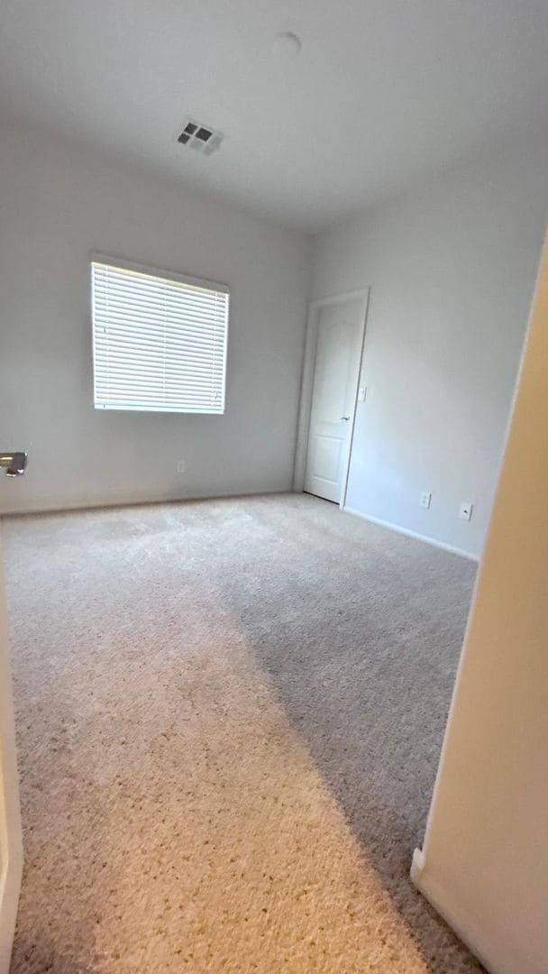 Building Photo - Freshly Painted 3 Bedrooms Home in Gated M...