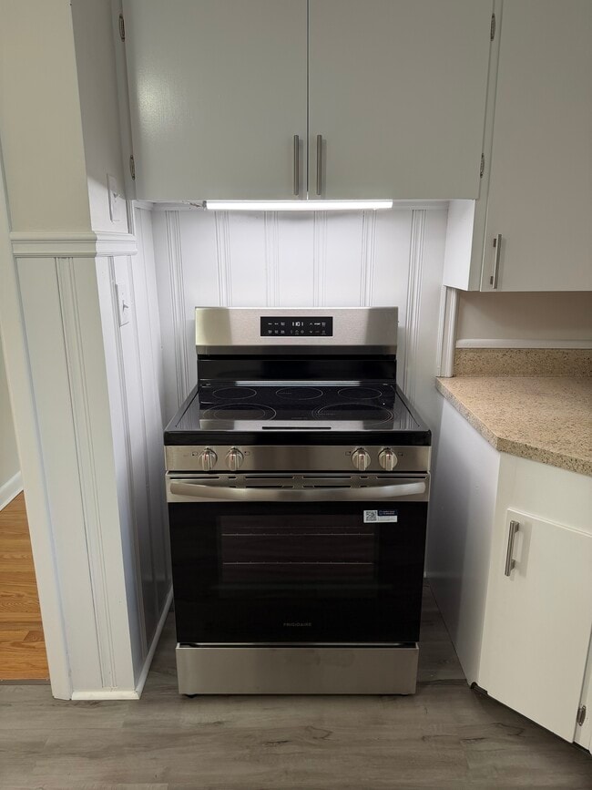 Building Photo - 143 Scenic Dr