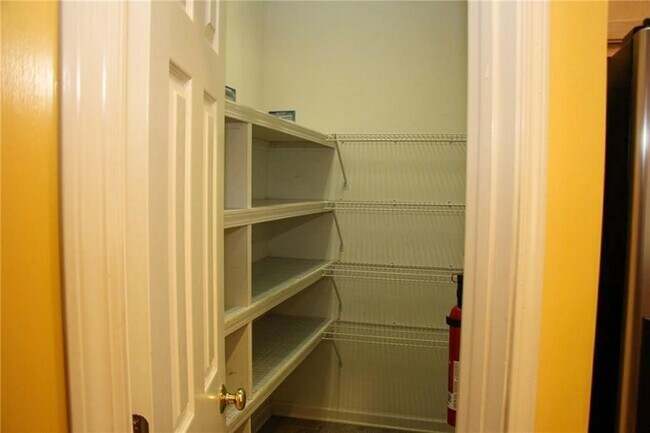 Building Photo - 2680 Hampton Park Dr