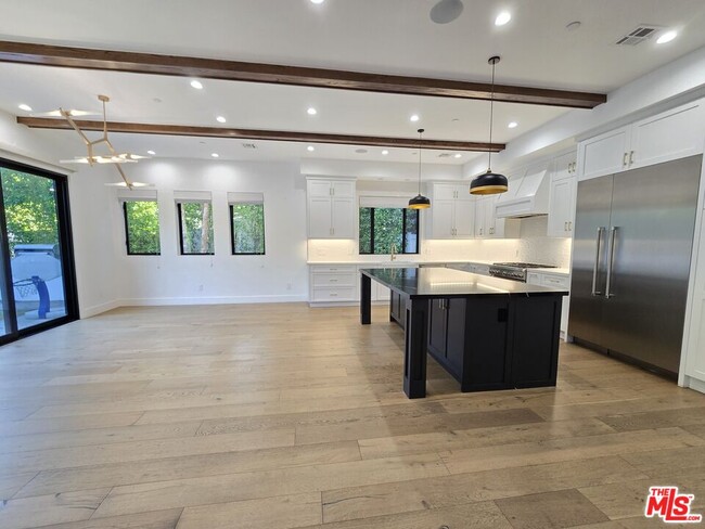 Building Photo - 18026 Valley Vista Blvd
