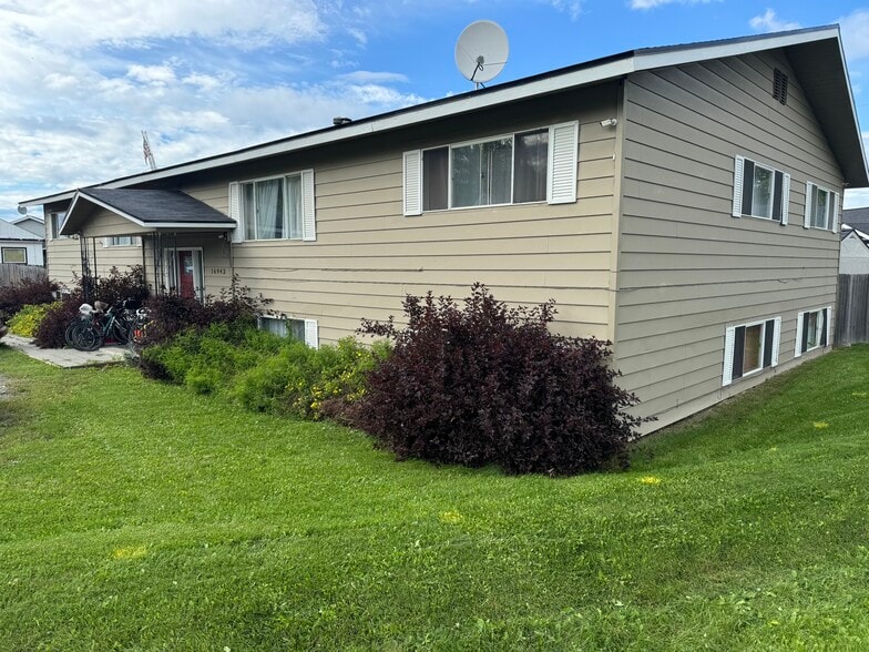 Primary Photo - 16943 Hanson Dr