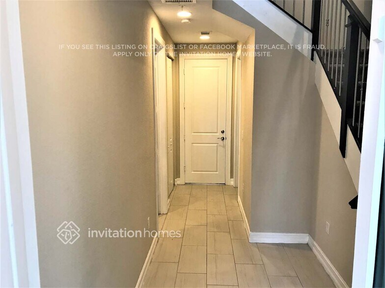 Building Photo - 11671 SW 13th Ct