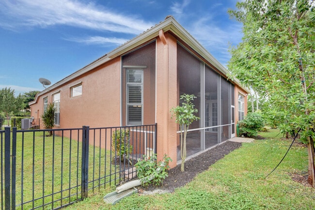 Building Photo - 9925 Via Elegante