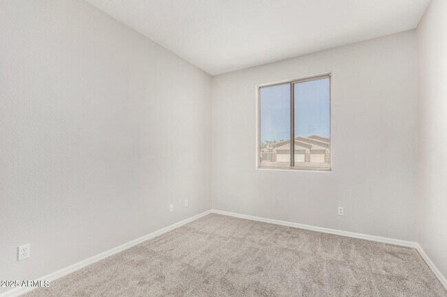 Building Photo - 14621 W Catalina Dr