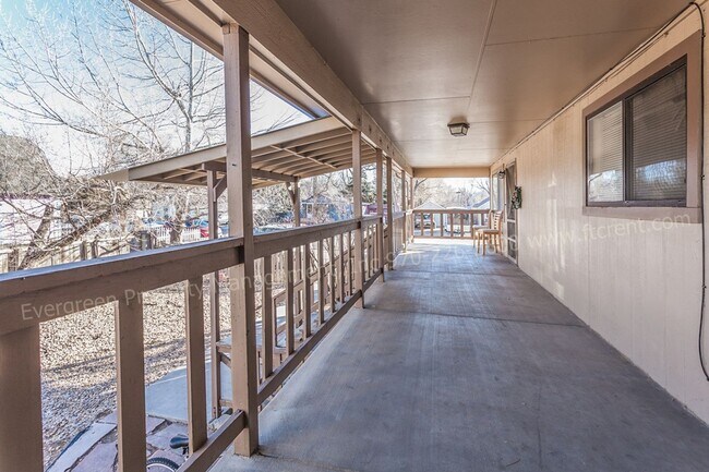 Building Photo - 1244 Maple St