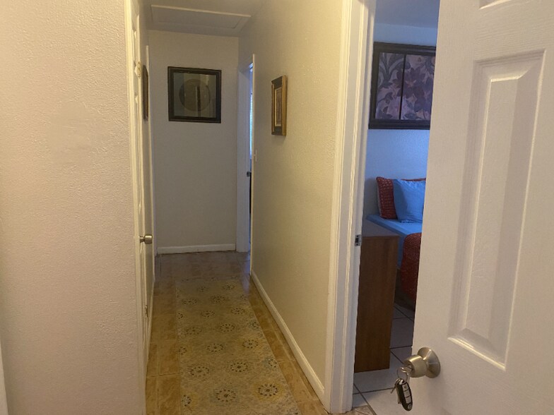 Primary Photo - 2522 Stratford Dr