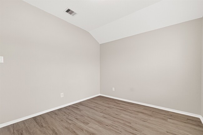 Building Photo - 20112 Leaf River Cir