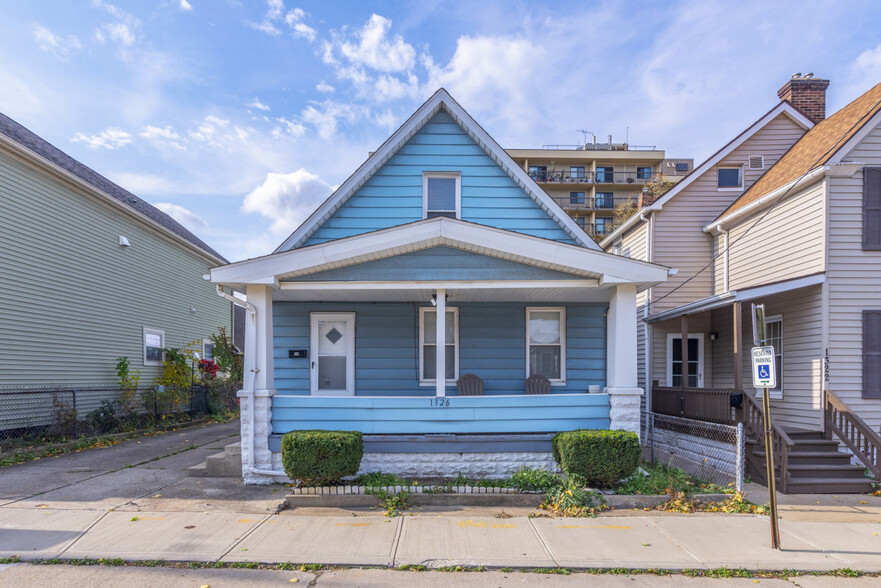 Building Photo - 1326 W 69th St