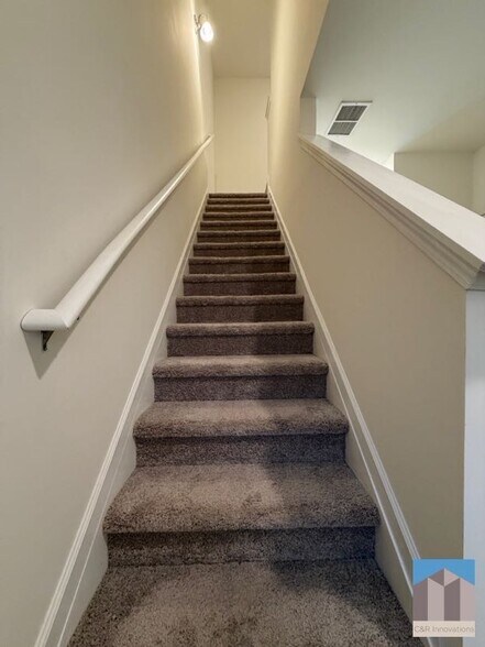 Building Photo - 3520 Condor Ct SW