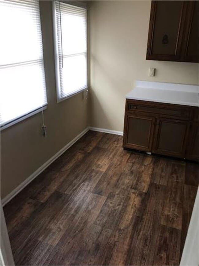 Building Photo - 1406 E Michigan Ave