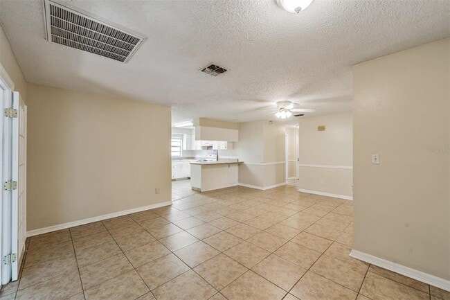 Building Photo - 9616 N Oklawaha Ave