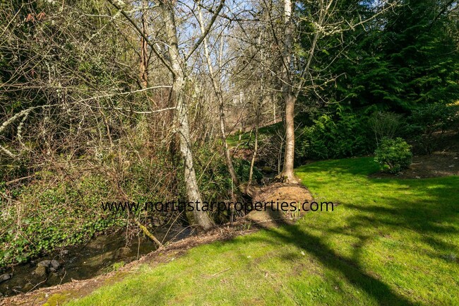 Building Photo - Stunning Home in Hidden Creek