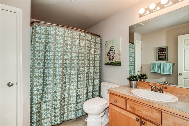 Building Photo - Sammamish Home