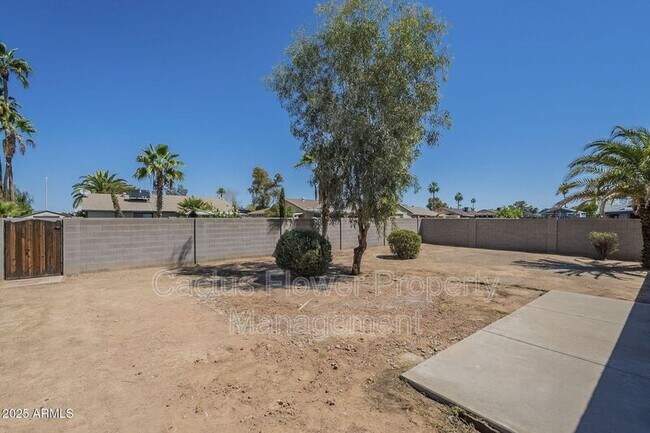 Building Photo - 1708 W Estrella Dr