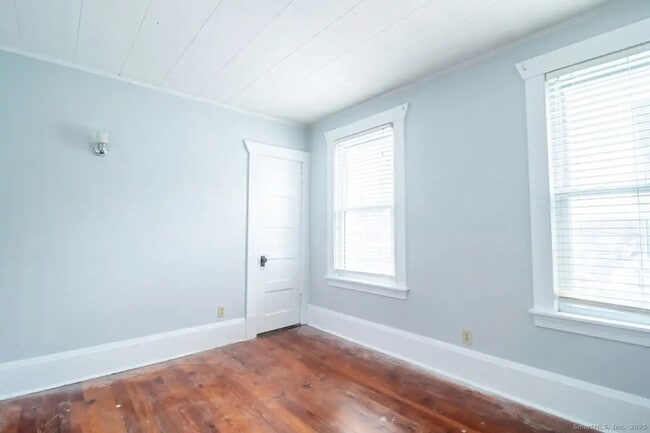 Building Photo - 62 Montauk Ave