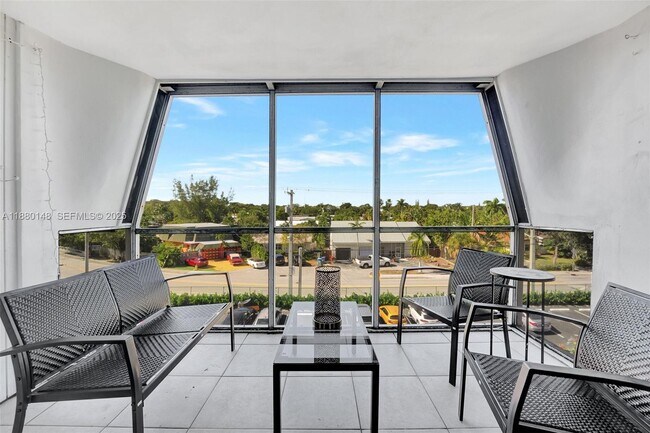 Building Photo - 2970 NE 16th Ave