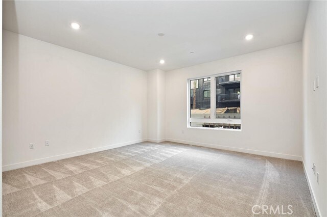 Building Photo - 3201 Rivington