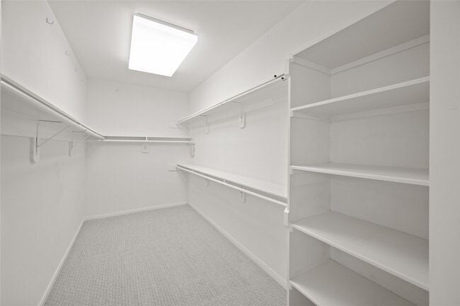Building Photo - 4006 Chatham Ln