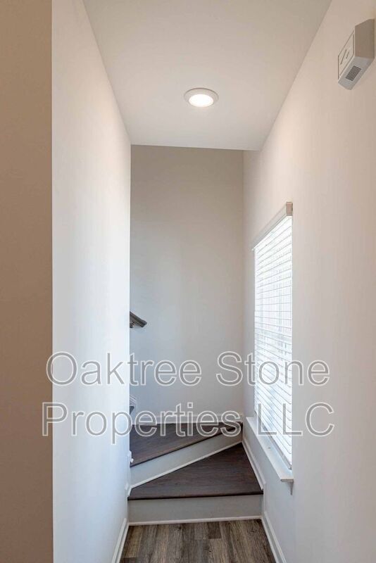 Building Photo - 3378 Skyland Dr