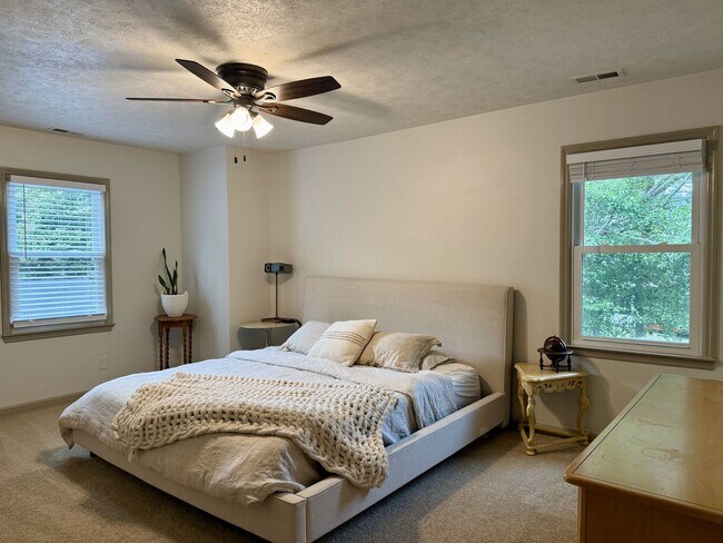 Building Photo - 405 Andros Dr