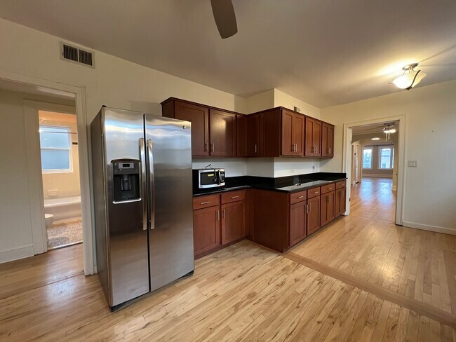 Building Photo - 6111 N Talman Ave