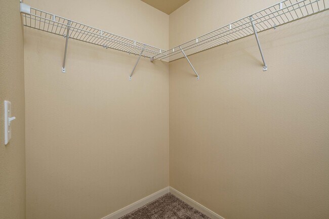 Building Photo - Convenient Location 3 Bedroom 2.5 Bathroom with Fence Back Yard