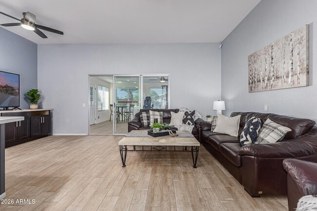 Building Photo - 11210 W Pueblo Ct
