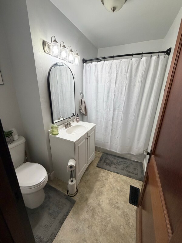 Building Photo - 814 W Pearl St