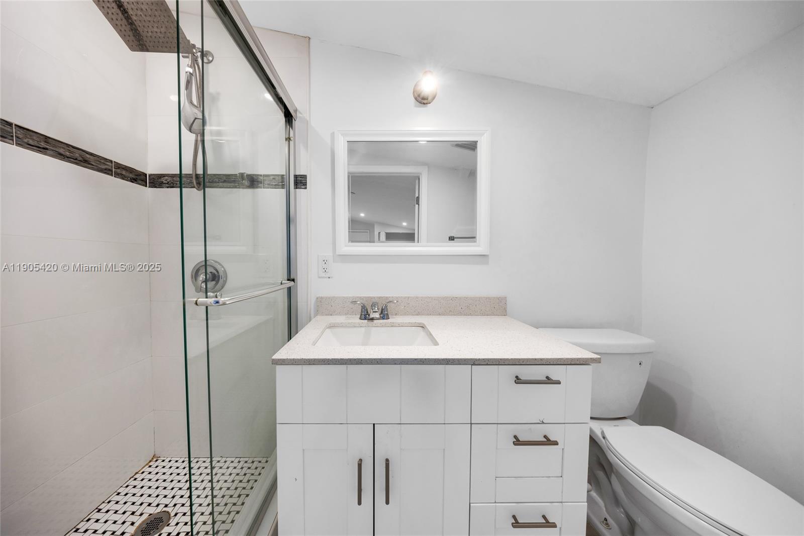 Building Photo - 2306 N 28th Ave