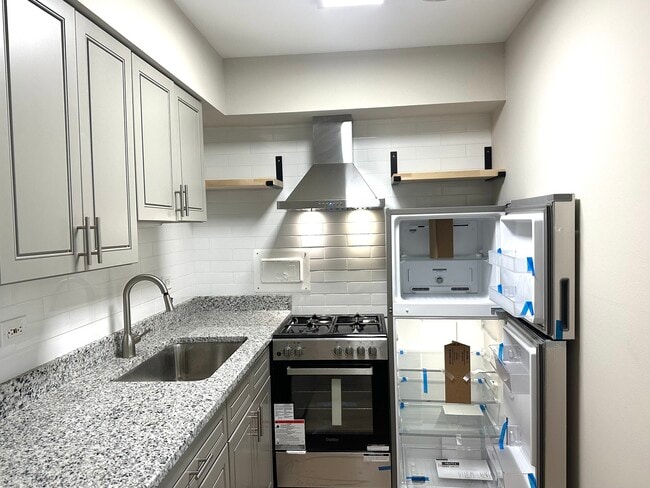 Building Photo - 2629 N Hampden Ct