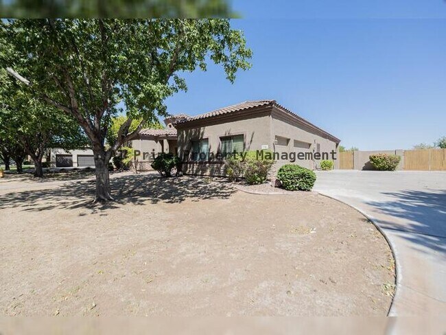 Primary Photo - 2902 E Gary Way