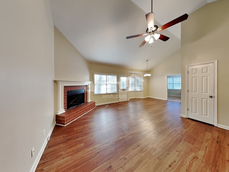 Building Photo - 5100 Ray Ct