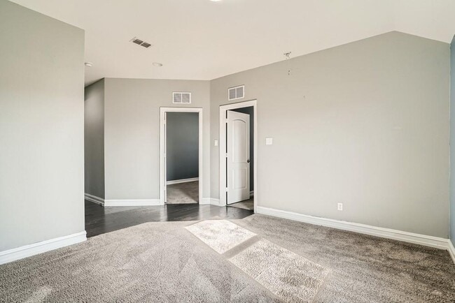 Building Photo - 3404 Glendale Ln