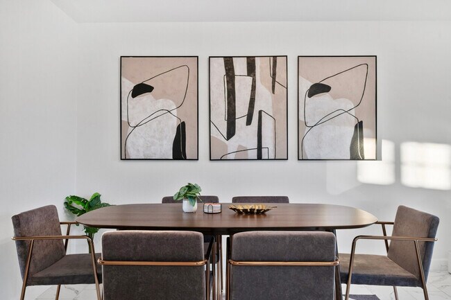 Building Photo - 3101 N 40th Dr