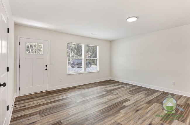 Building Photo - 113 Lyman Lodge Rd
