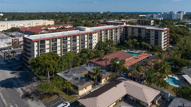 Building Photo - 2350 NE 14th Street Causeway