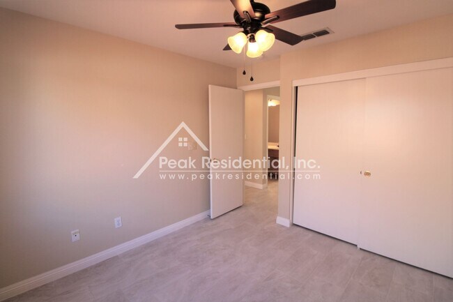 Building Photo - Updated 4bd/2ba Elk Grove Home with 2 Car Garage