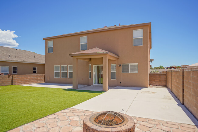 Building Photo - 6451 Shiprock Ct NE