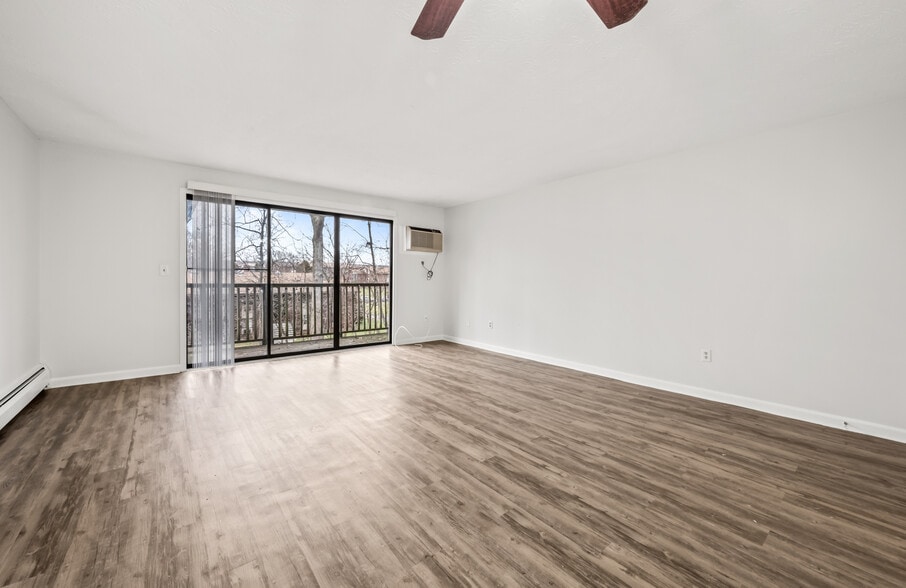 Building Photo - 339 Oakland St