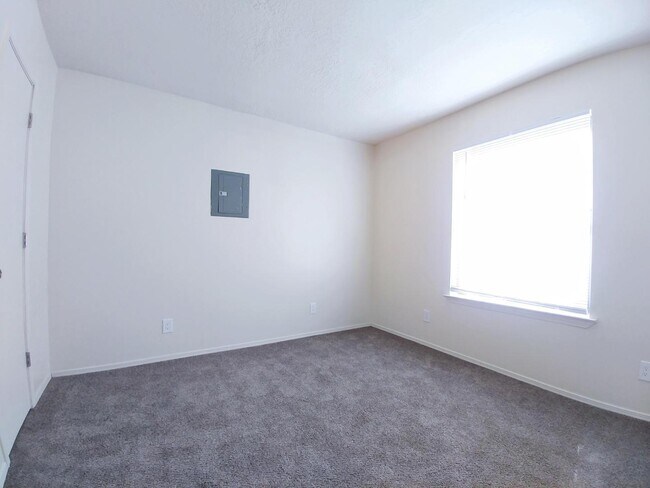 Building Photo - 1021 Coal Ave SW