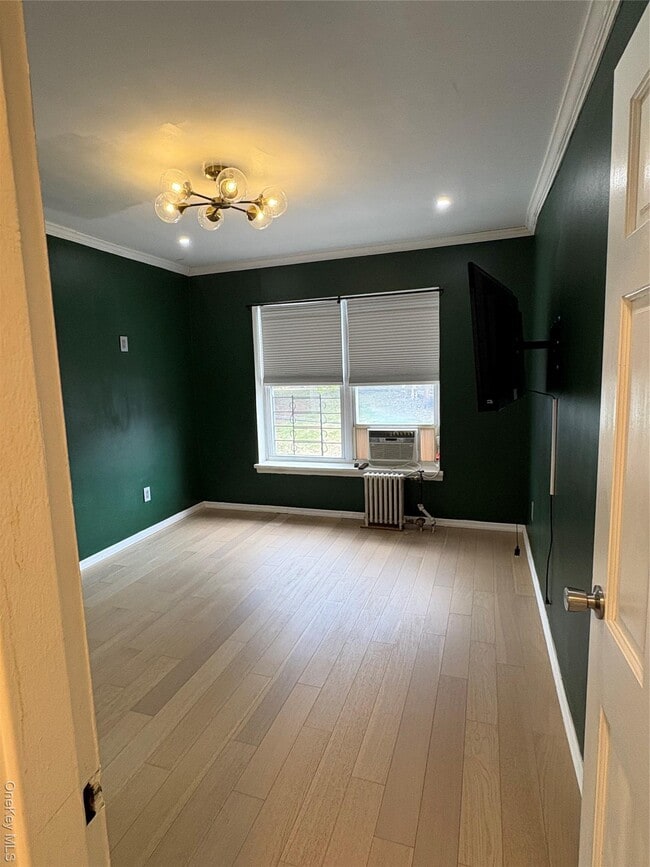 Building Photo - 305 Sixth Ave