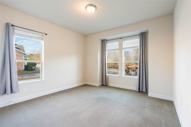 Building Photo - 1008 Peacock Blvd