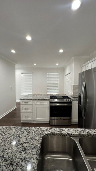Building Photo - 10519 Timber Edge Dr