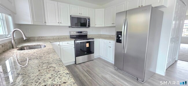 Building Photo - 274 Bridgeport Ave