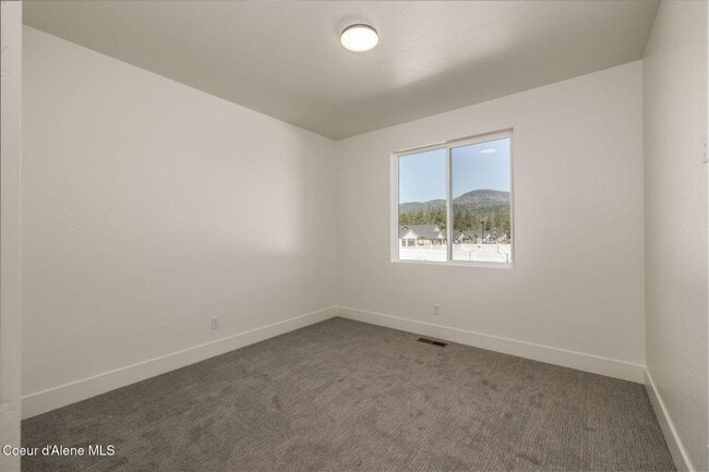 Building Photo - New Home in Thayer Farms North!