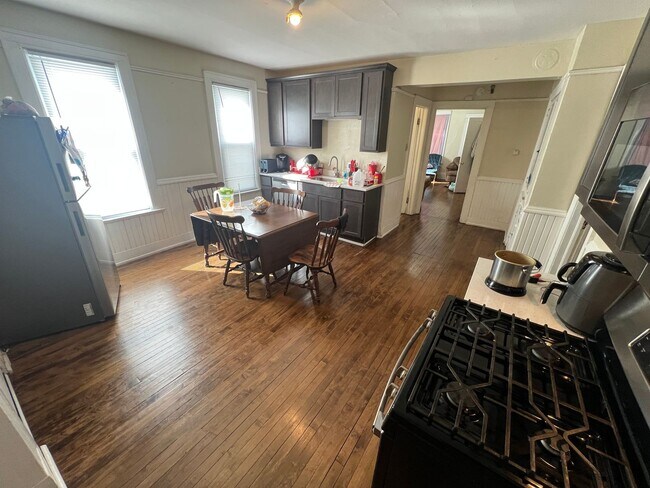 Building Photo - 2768-70 N. Booth St.